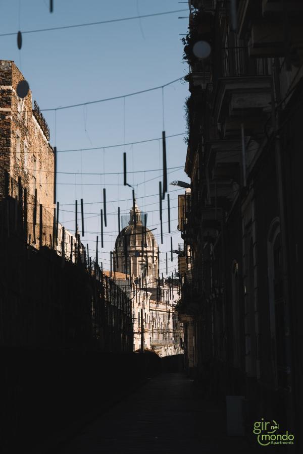 Giro nel mondo Apartments Catania Esterno foto