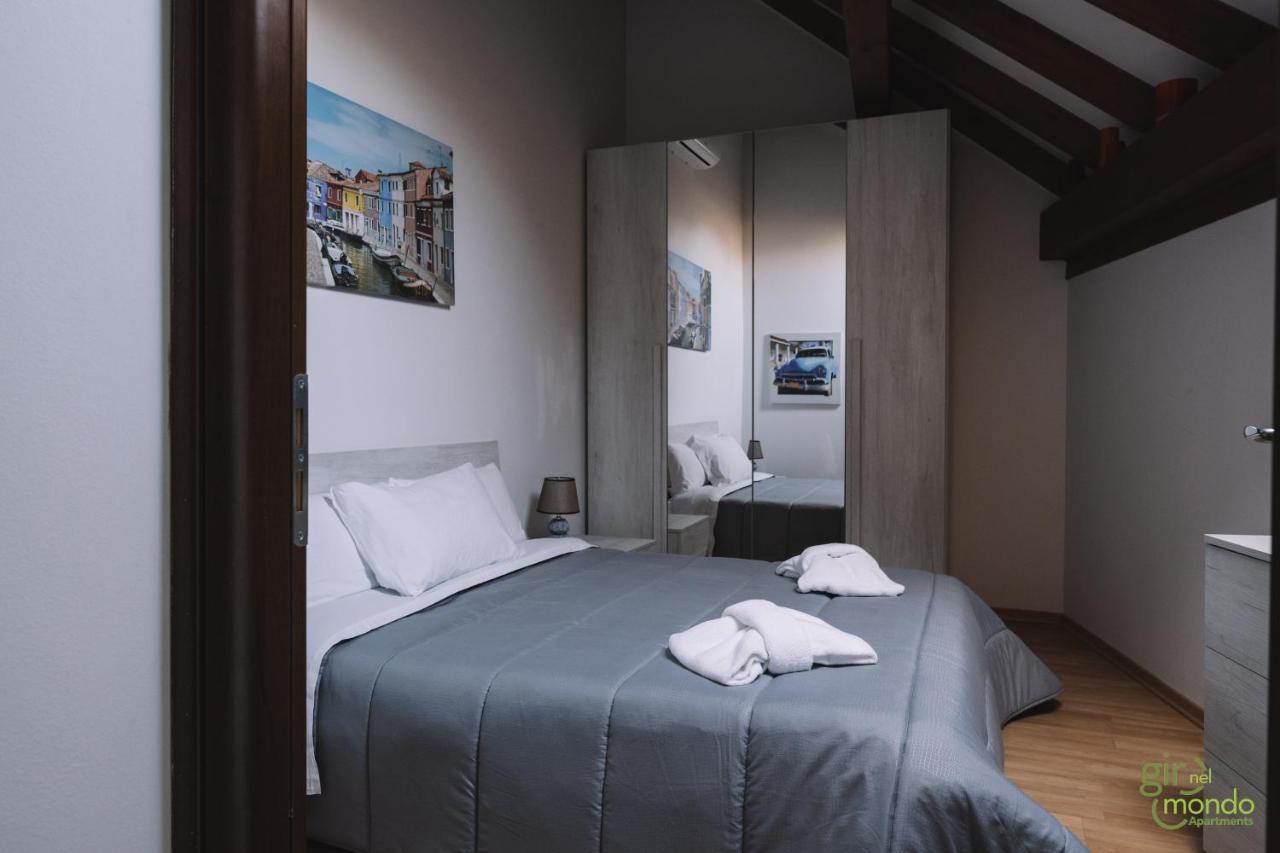 Giro nel mondo Apartments Catania Esterno foto