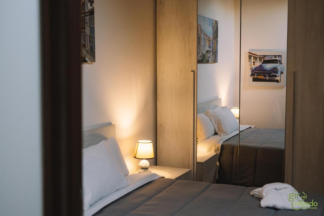 Giro nel mondo Apartments Catania Esterno foto
