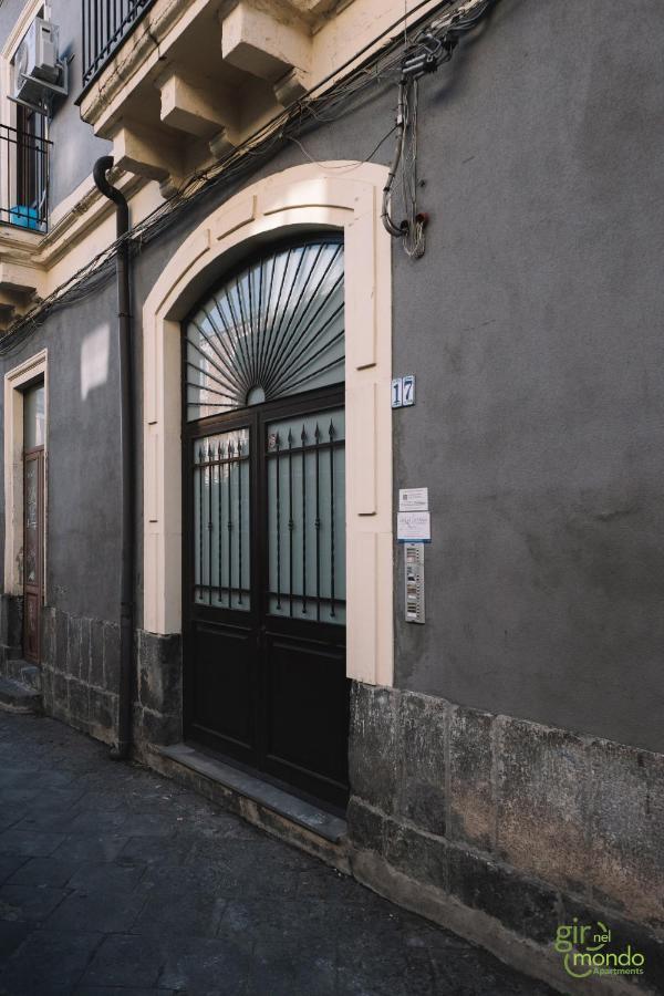 Giro nel mondo Apartments Catania Esterno foto