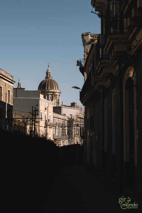 Giro nel mondo Apartments Catania Esterno foto