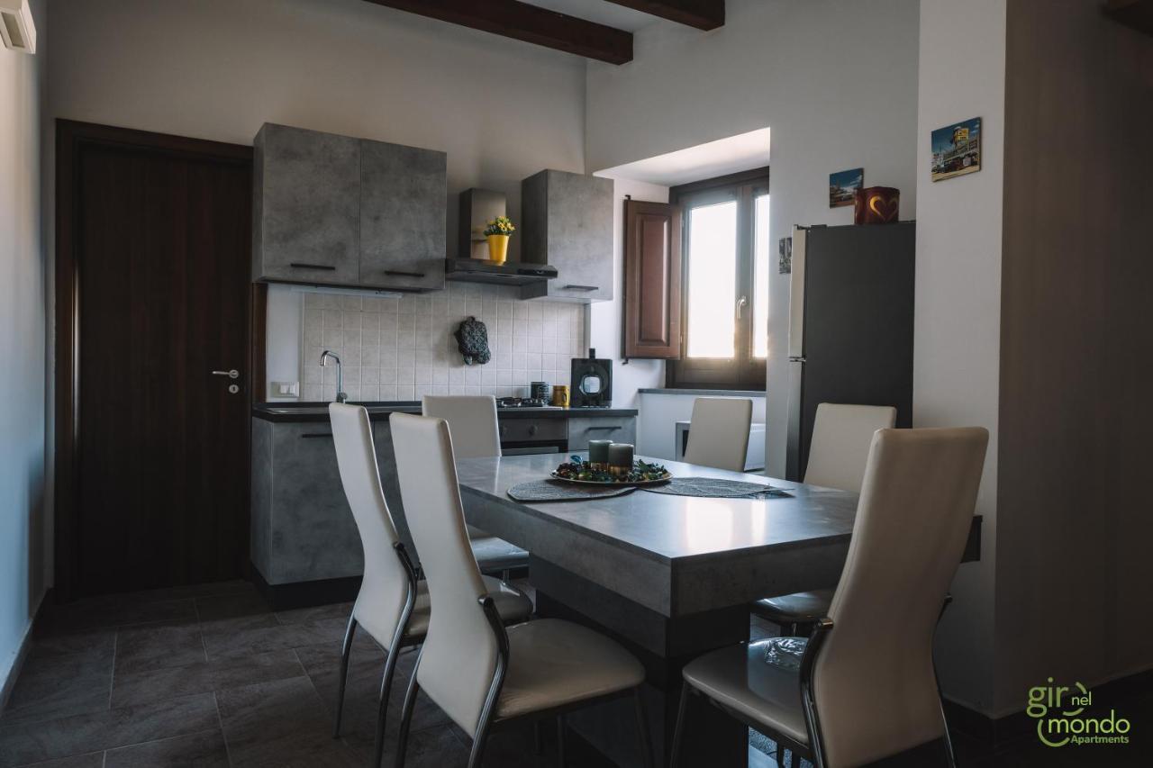 Giro nel mondo Apartments Catania Esterno foto