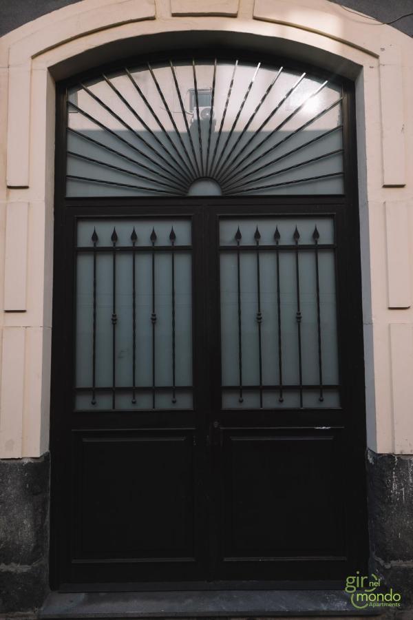 Giro nel mondo Apartments Catania Esterno foto